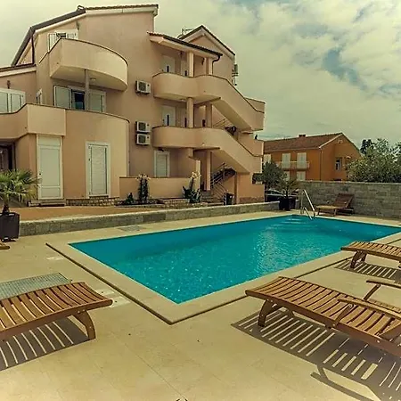 Basilea No. 2 מלון 4*