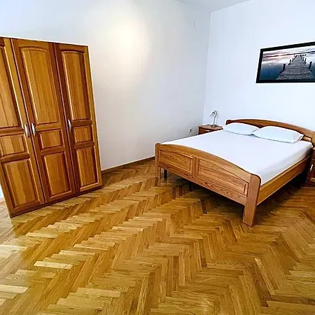 Otel Basilea No. 2